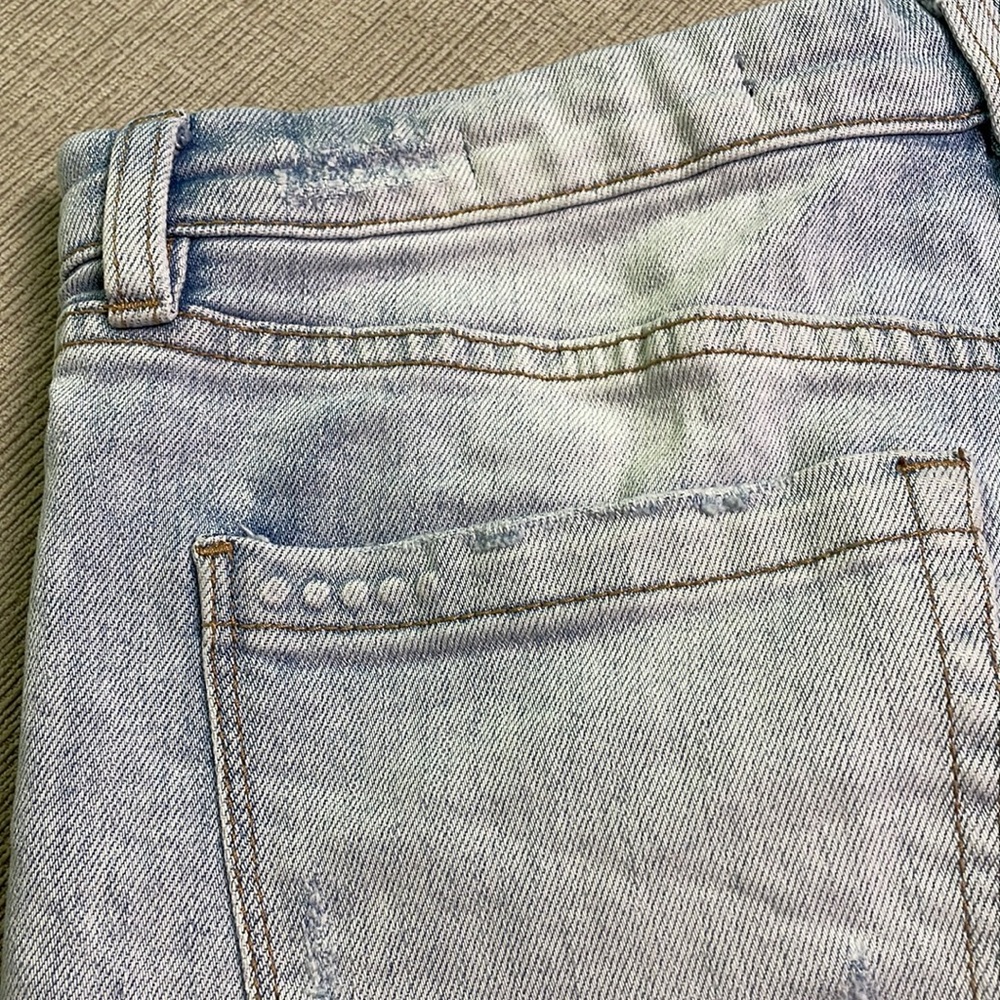 Distressed Short Shorts - Picture 5 of 9